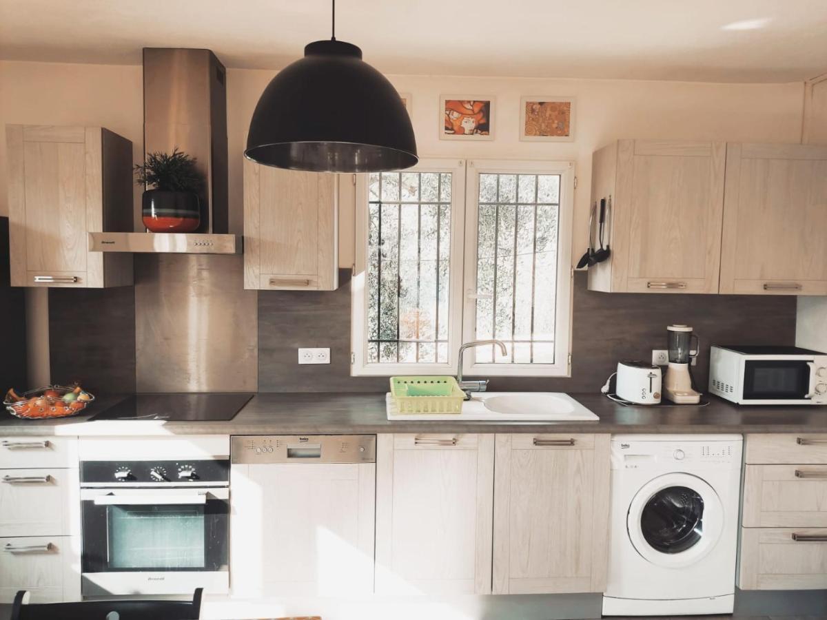 Bas De Villa. Cote D'Azur, A 20 Kms De Nice Contes  Zewnętrze zdjęcie
